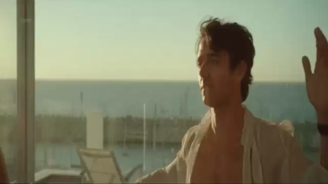 זונה מתקלחת ומתחרמנת מהזין - 24 דקות