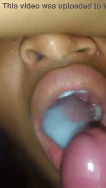 אישה מקבלת שפיך לפה - 1 דקות