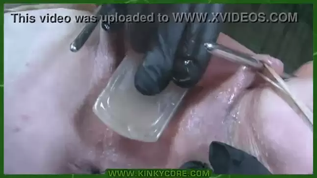 סאדו ביזארי כואב במיוחד בפיטמות - 33 שניות