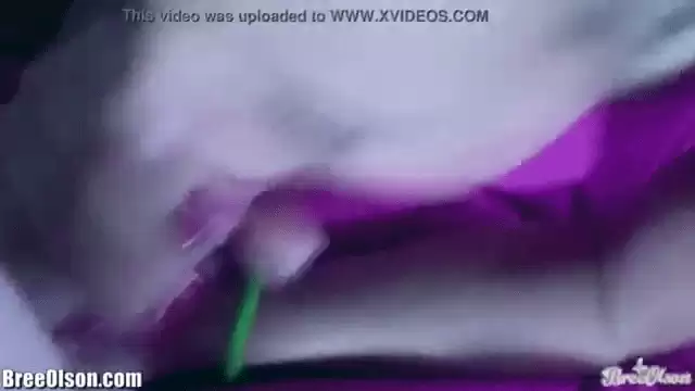 בלונדינית עם ציצים גדולים מוצצת לנהג - 10 דקות