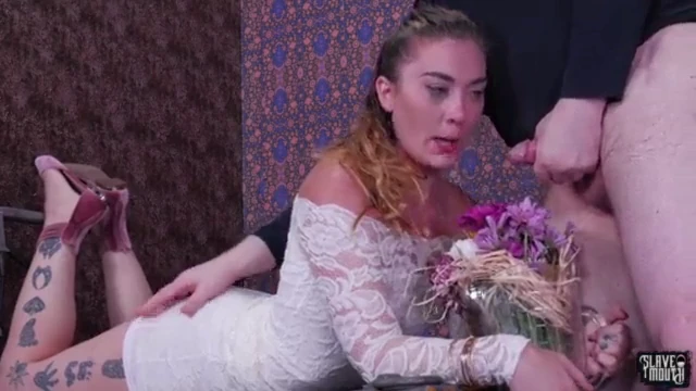 קאט מונרו מתחברת לזין ושואבת - 6 דקות