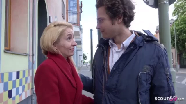 סקאוט גרמני – אנלי גס למילף רזה ב-STREET CASTING - 13 דקות