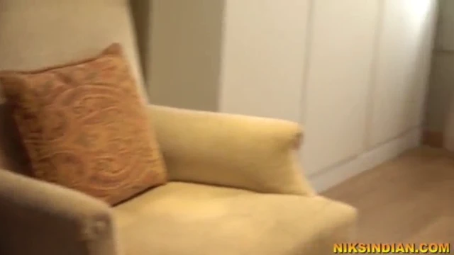 אישה בת 50 הרווה את תאוותה בכך שהרגה את ישבנה ואת הכוס על ידי ילד צעיר - 9 דקות