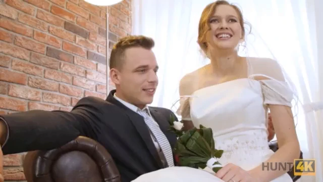 HUNT4K. כלה צ'כית מושכת מבלה את הלילה הראשון עם זר עשיר - 10 דקות
