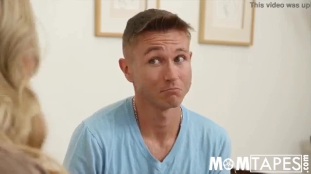 בחורה מנותחת מתחרמנת עם גבר צעיר - 6 דקות