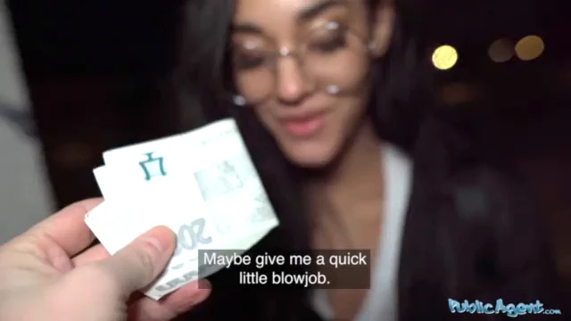 סוכן פורנו דופק בחוזקה על מכונת כביסה - 12 דקות