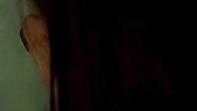 מציצה מדהימה ב-gloryhole - 7 דקות